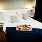 Pensión Rometown 4*